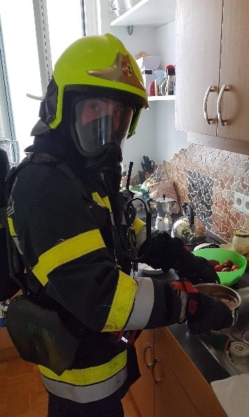 Wohnungsbrand – Kind eingeschlossen (Bild 1)